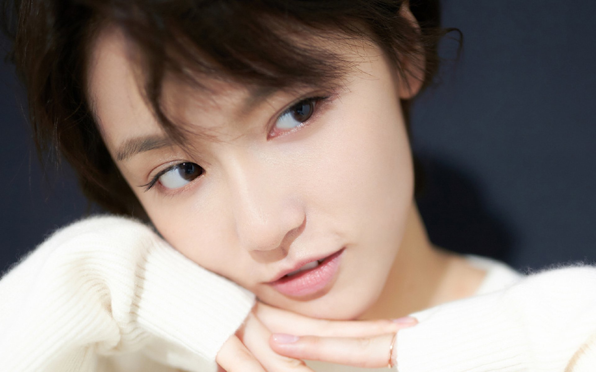 开云官方-国足边路压制效果与控场关联,足球边路进攻视频