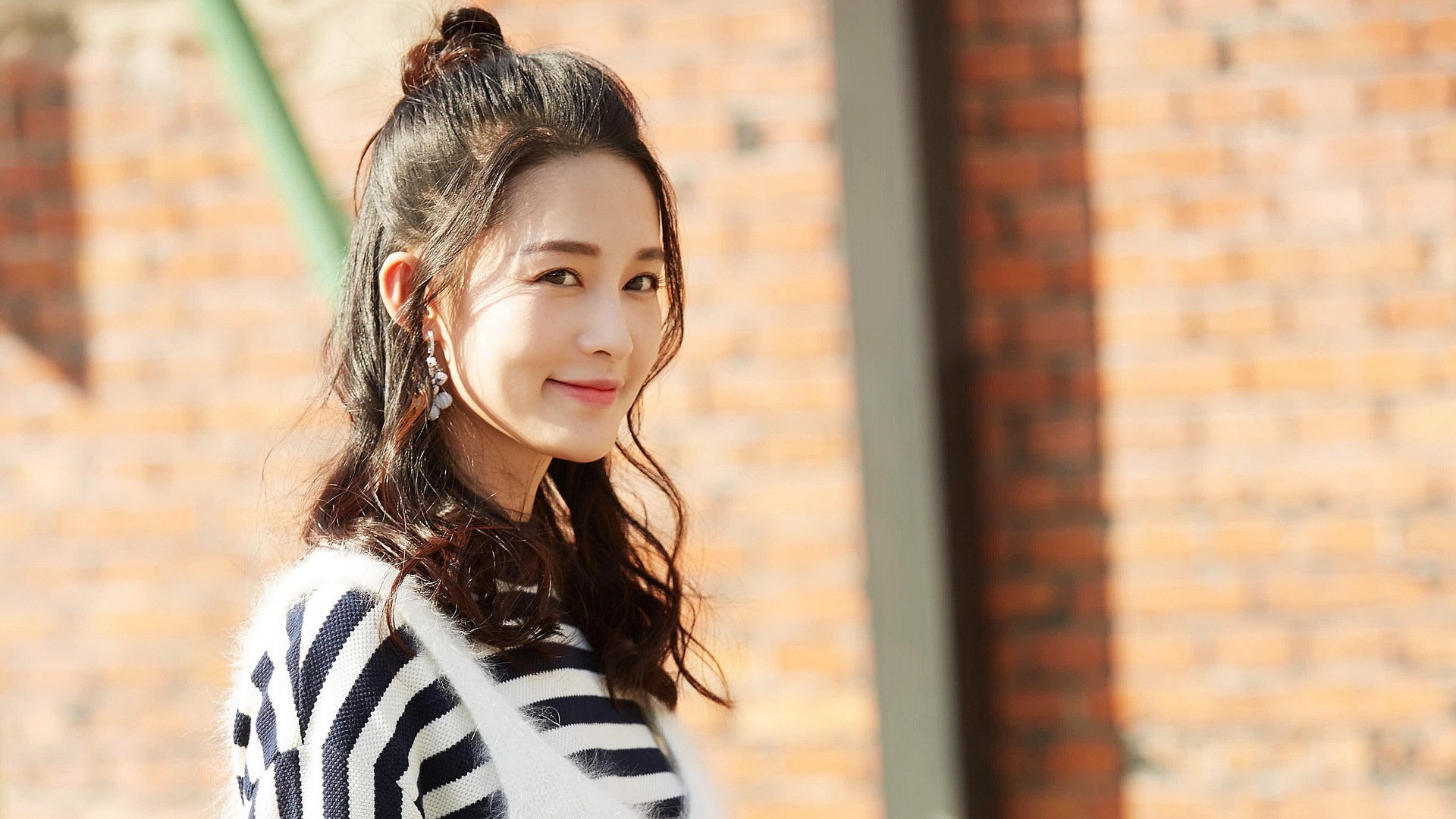 开云·体育官网APP下载-体育科技展会上多款智能穿戴设备亮相,智能体育装备