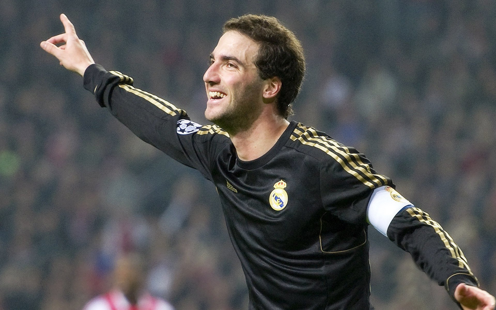 开云官方网站-中国足球赞助品牌曝光度与联赛影响力的关系,中国足球队赞助商